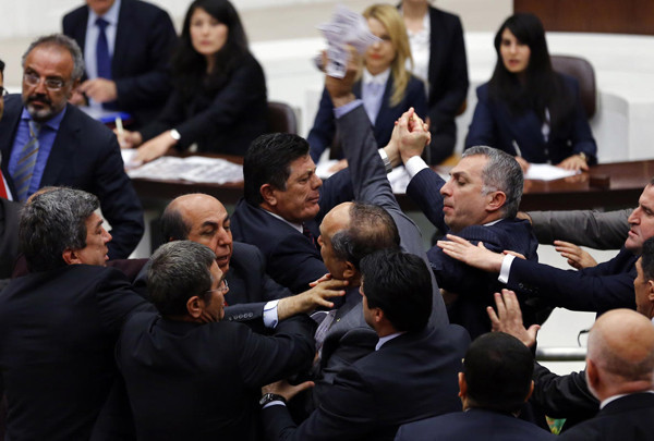 Meclis'te fotoğraf kavgası - Resim: 3