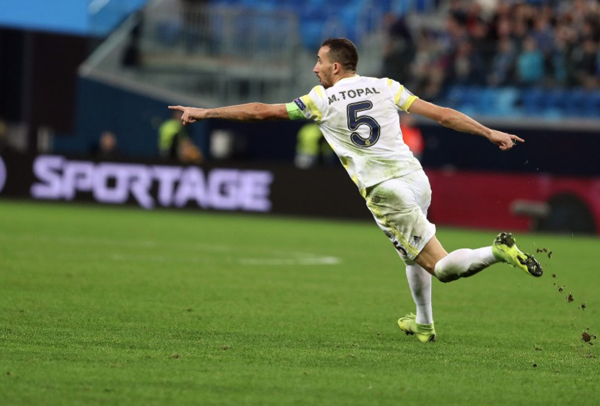 Fenerbahçe'de Mehmet Topal ile yollar ayrıldı - Resim: 0