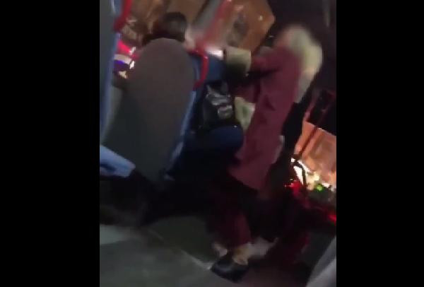 Kadınlar otobüste saç saça baş başa kavga etti! - Resim: 3