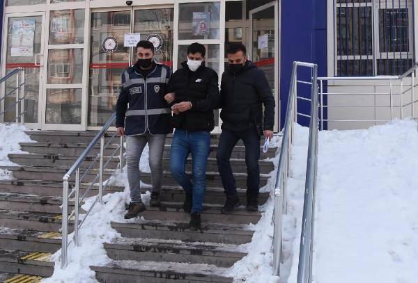 Kütahya'dan mide bulandıran haber! Otobüste kadınları cinsel organını gösterip taciz etti - Resim: 0