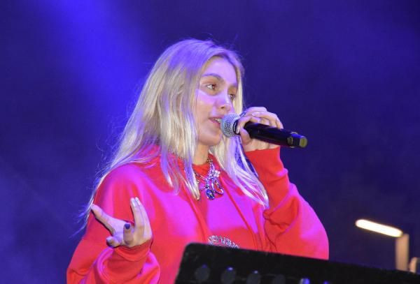 Aleyna Tilki Kuşadası'nı salladı! Konsere tekne ile geldi - Resim: 3