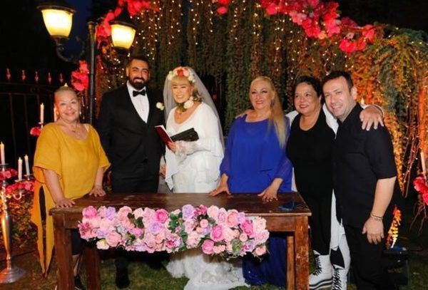 Zerrin Özer'e bir darbe daha! Murat Akıncı çıplak fotoğraflarını göndermiş - Resim: 1