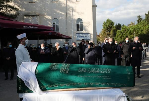 Cumhurbaşkanı Erdoğan, Ticaret Bakanı Ruhsar Pekcan'ın annesinin cenaze törenine katıldı - Resim: 2