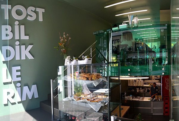 Bu dükkanın öyle bir adı var ki görenler şoke oldu - Resim: 1