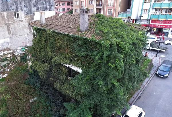 Tüm kent bunu konuşuyor! Evi yuttu resmen - Resim: 1