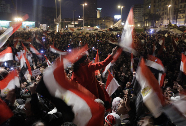 Mısır'da yüzbinler ayağa kalktı - Resim: 3
