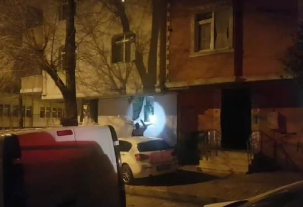 Bahçelievler'de apartman dairesinde patlama - Resim: 4