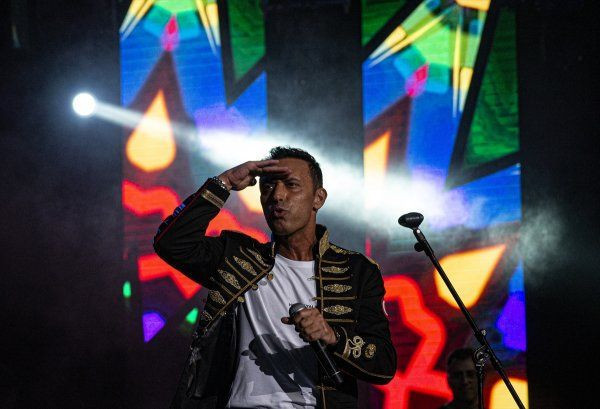 Mustafa Sandal'ı eski aşkı Tuba Ünsal dinlemeye gelince aşk itirafları ardı ardına geldi! - Resim: 3