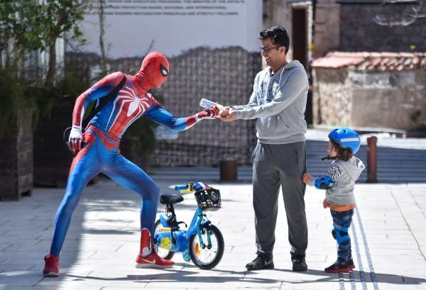 Yaşlılara kolonya 'Örümcek Adam'a büyük şok 'nasıl olsa öleceğim' - Resim: 3