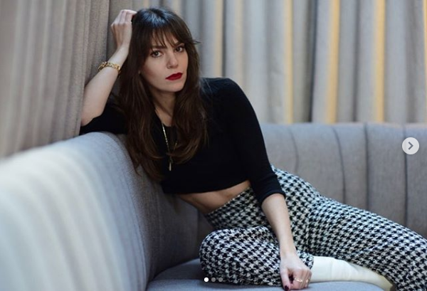 Star TV'deki Babil dizisinin yıldızı Aslı Enver 'söz' deyip paylaştı Instagram yıkıldı - Resim: 1