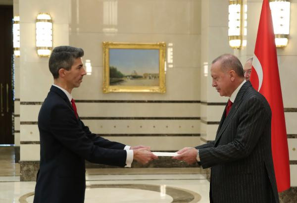 Cumhurbaşkanı Erdoğan güven mektuplarını kabul etti - Resim: 0