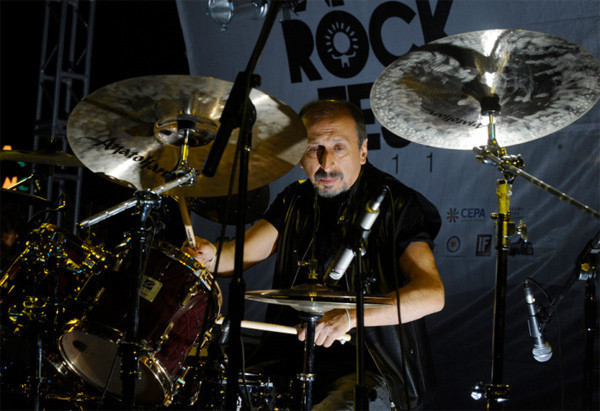 CHP milletvekili Halıcı'dan rock şov! - Resim: 4