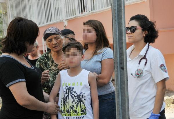 Annesinin intihar girişimini gözyaşlarıyla izledi - Resim: 4