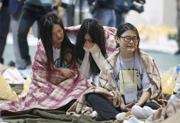 459 kişi taşıyan yolcu gemisi battı - Resim: 2