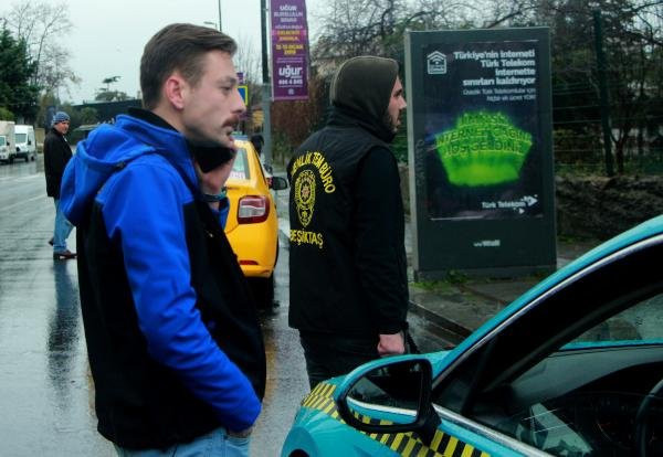 İstanbul'da taksicinin bagajından çıkanlar polisi şoke etti! - Resim: 2