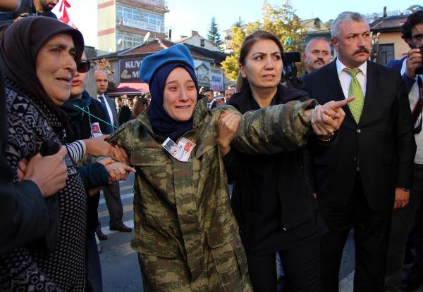 Bu acıya yürek dayanmaz! Şehit mezarında kahreden görüntü - Resim: 4