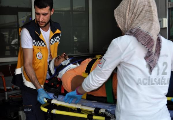 Kayseri'de trafik kazası 3 yaralı... - Resim: 4