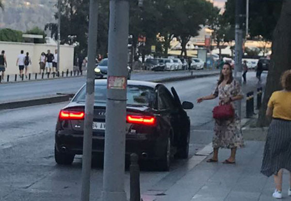 Demet Şener İbrahim Kutluay'ı sevgilisiyle bastı! Gülümseyin çekiyorum - Resim: 4