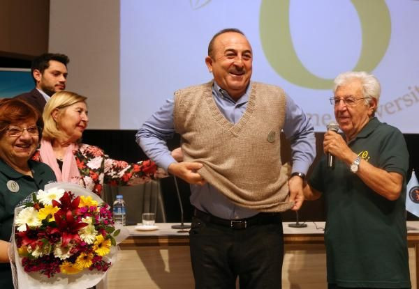 Mevlüt Çavuşoğlu'nun güldüren kazak anısı eşim beğendiği kazağımı makineye atıp... - Resim: 4