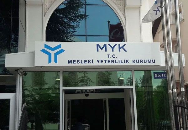 1 Ocak 2023'te başlıyor belgesi olmayana iş yok işte belge şartı gelen 16 meslek listesi - Resim: 1