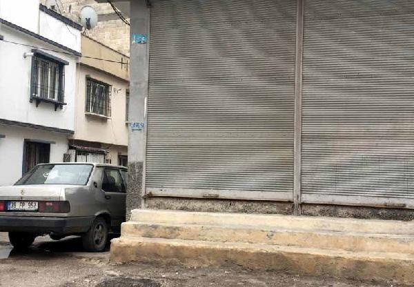 Gaziantep'de iş yerinde kendini astı! Bıraktığı not yürek burktu - Resim: 0