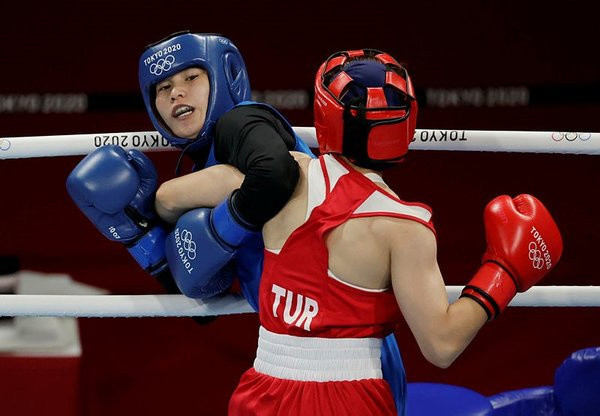 Buse Naz Çakıroğlu, Tokyo Olimpiyatları'nda çeyrek finalde - Resim: 0