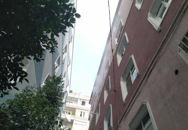 İstanbul'da evde buzdolabı patladı! Son anda kurtuldular - Resim: 0