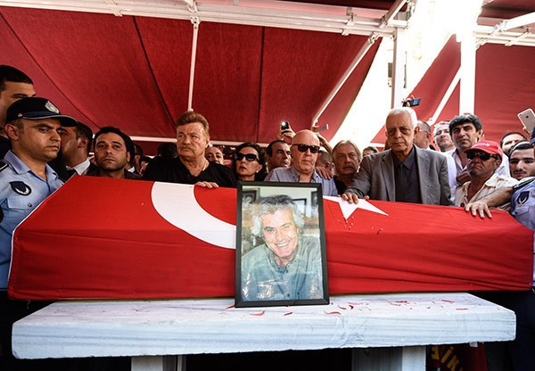 Tarık Akan'ın ağabeyi bombaladı! Kardeşim dini vecibelere göre... - Resim: 3