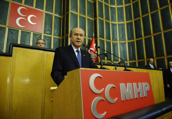 Bahçeli kürsüde coştukça coştu! - Resim: 1