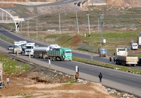 PKK yol kesti kıyafetleri şaşırttı - Resim: 1