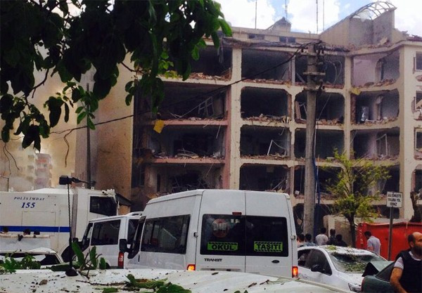 Midyat patlaması ilk fotoğraflar savaş alanı gibi! - Resim: 3