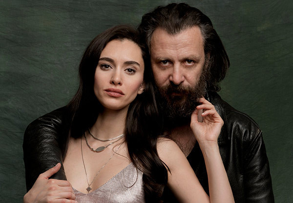 Nejat İşler ve Hande Doğandemir "Öpüşmek yasak ama silahlar serbest" - Resim: 4