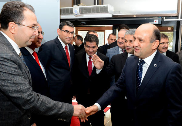 Bakanlıklarda devir teslim töreni - Resim: 1