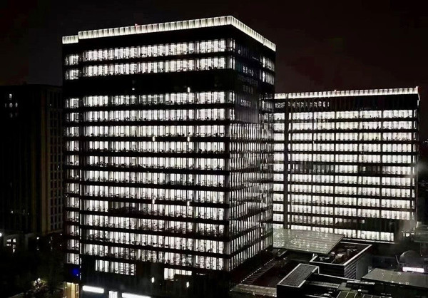 Salgın hortladı! Ofisler hastaneye dönüştürüldü: Bu fotoğraflara bakınca sağlığınızı kaydedebilirsiniz - Resim: 0