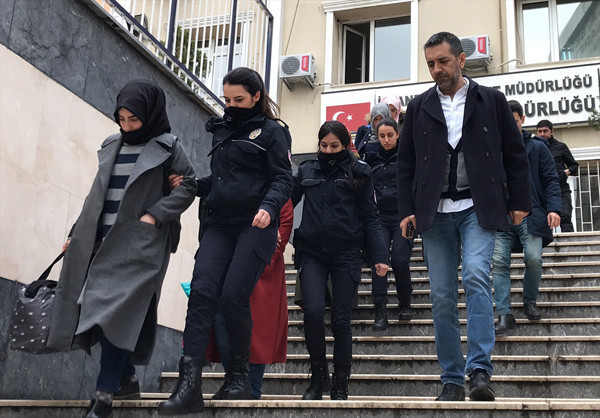 Gaybubet evinde basıldılar! Polis eşleri, Yargıtay üyesi, dekan... - Resim: 1