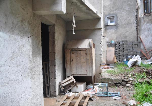 Denizli'de 11 yaşındaki çocuğun ipte asılı cesedi bulundu - Resim: 0