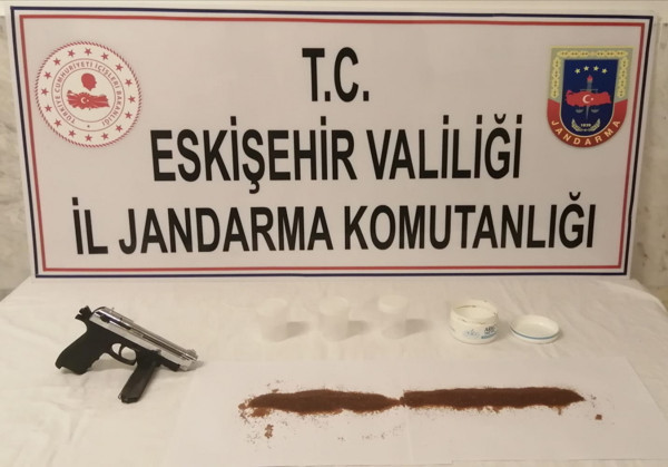 Eskişehir'de dinlenme tesisinde ele geçirildi! Gramı 4 milyon TL - Resim: 0