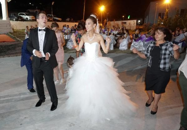 Çinli geline Trakya düğünü yaptılar ortaya bu görüntüler çıktı - Resim: 2