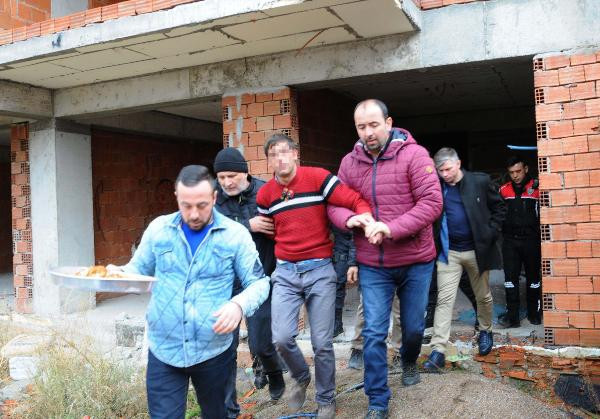 İntihar etmek için çatıya çıktı! Paraları görünce... - Resim: 4