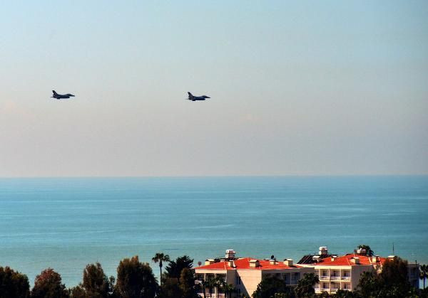 Solo Türk'ün prova uçuşları kentte heyecan yarattı - Resim: 4