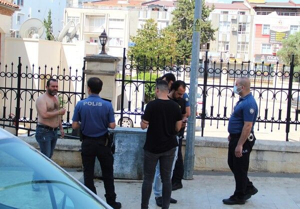 Antalya'da dehşeti yaşatıp kanlar içinde bıraktı! Trans kadın kendini eve kilitledi - Resim: 1