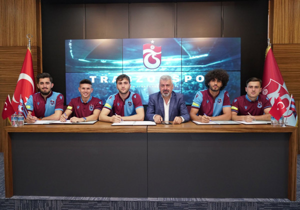 Trabzonspor 9 futbolcuyla sözleşme imzaladı - Resim: 0