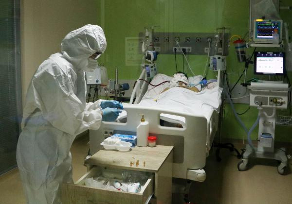 Antalya'da hastanın son isteğini yerine getirdi! Koronaya yakalandı - Resim: 0