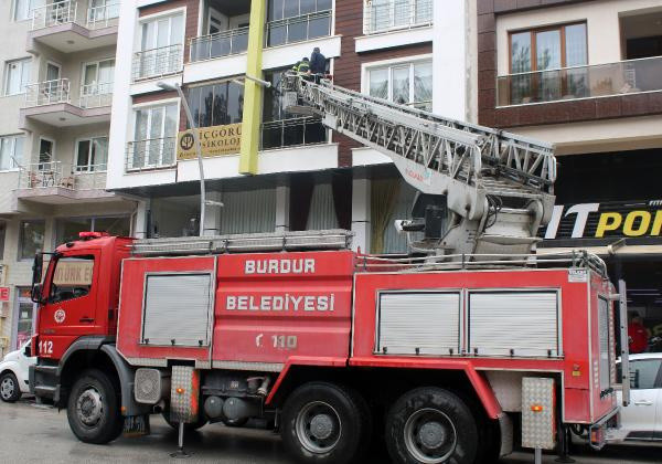 Burdur'da yaşlı kadından haber alamayınca eve girdiler! Gerçek bakın ne çıktı - Resim: 0