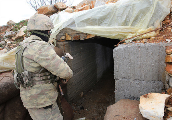 Mehmetçik teröristlerin tüneline girdi! İçinde ne ararsan var - Resim: 4