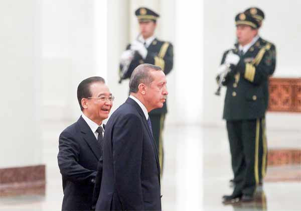 Çin'de güldüren protokol hatası - Resim: 4