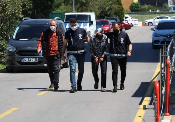 Adana'da babası ve ağabeyini bıçakla öldürdü! Meğer 5 yıl önce... - Resim: 0