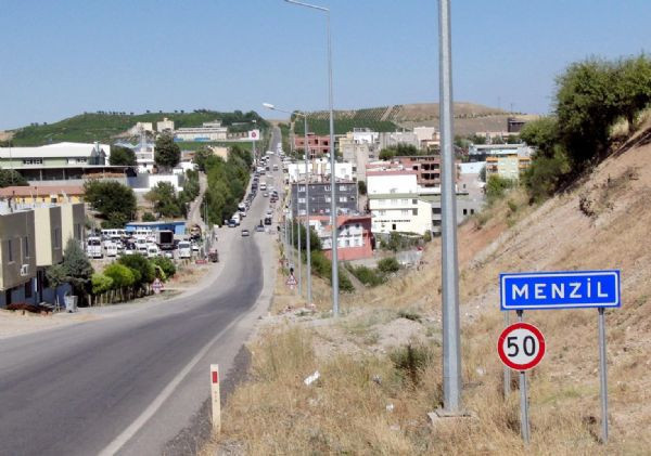 Nakşilerin akın ettiği Menzil'de örtü altında ibadet - Resim: 1