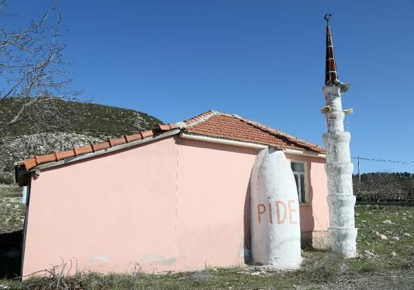 Muğla'da tabela ve minareyi gören inanamadı! Dine aykırı bulundu - Resim: 3