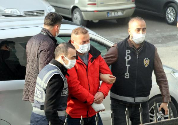 Eski erkek arkadaşının bıçakladığı Çağla, yaşadığı şiddeti ifadesinde anlattı - Resim: 0